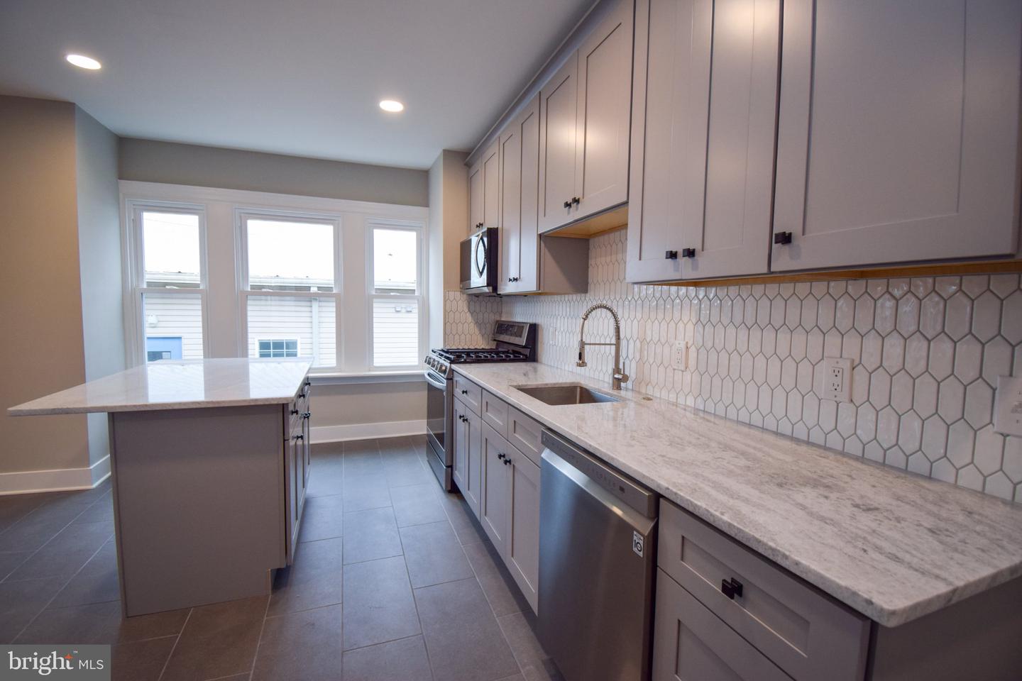 207 Paxson Ave Property Photo 5