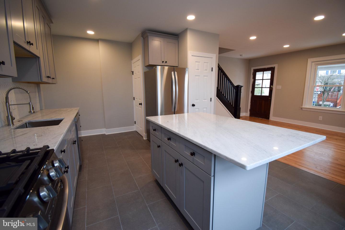 207 Paxson Ave Property Photo 6