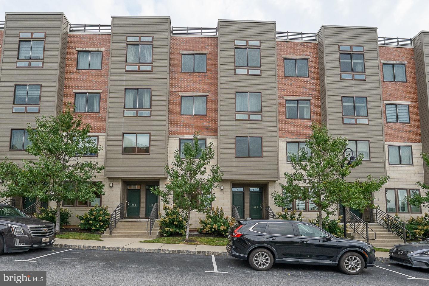 407 Lakeview Ct #5 Lower Property Photo 3