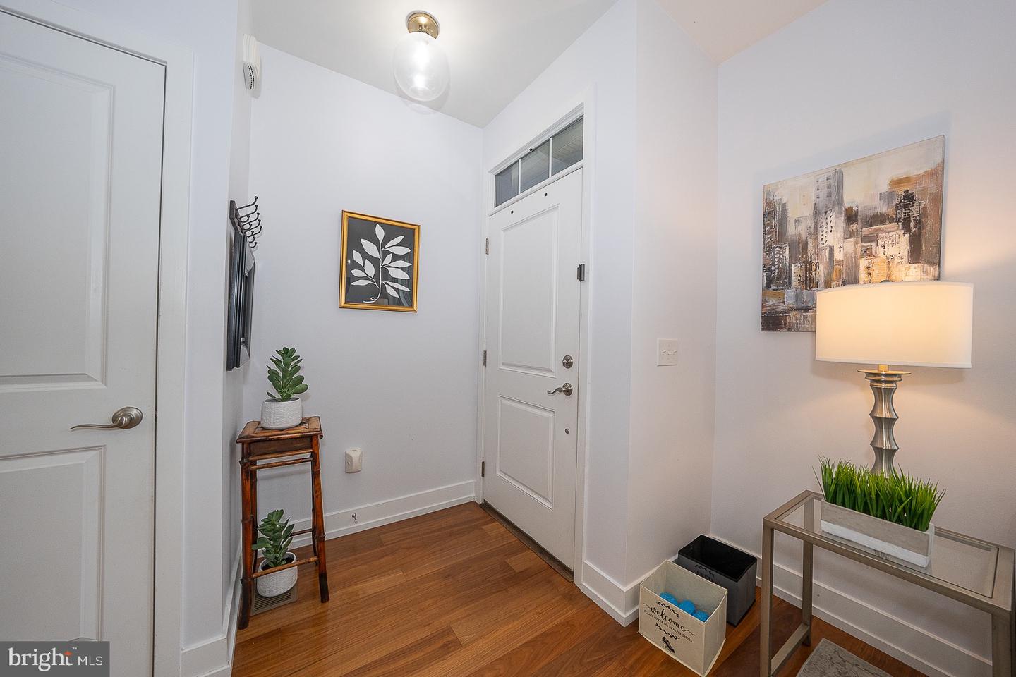 407 Lakeview Ct #5 Lower Property Photo 4