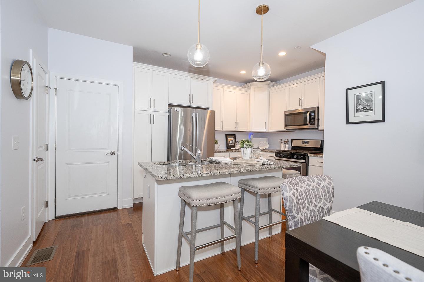 407 Lakeview Ct #5 Lower Property Photo 13