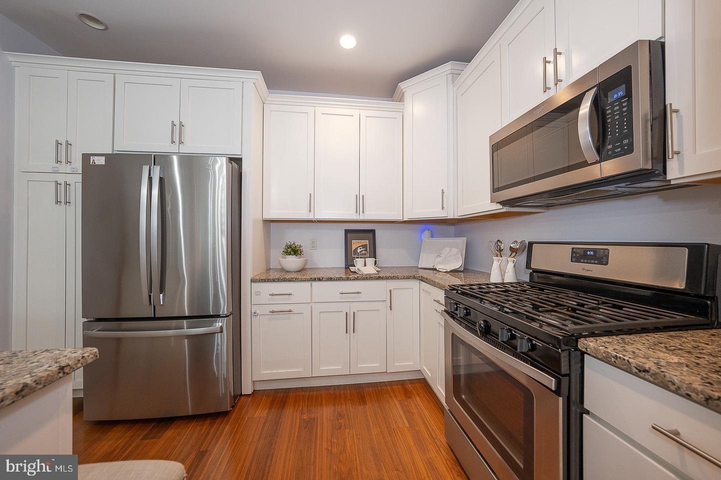 407 Lakeview Ct #5 Lower Property Photo 17