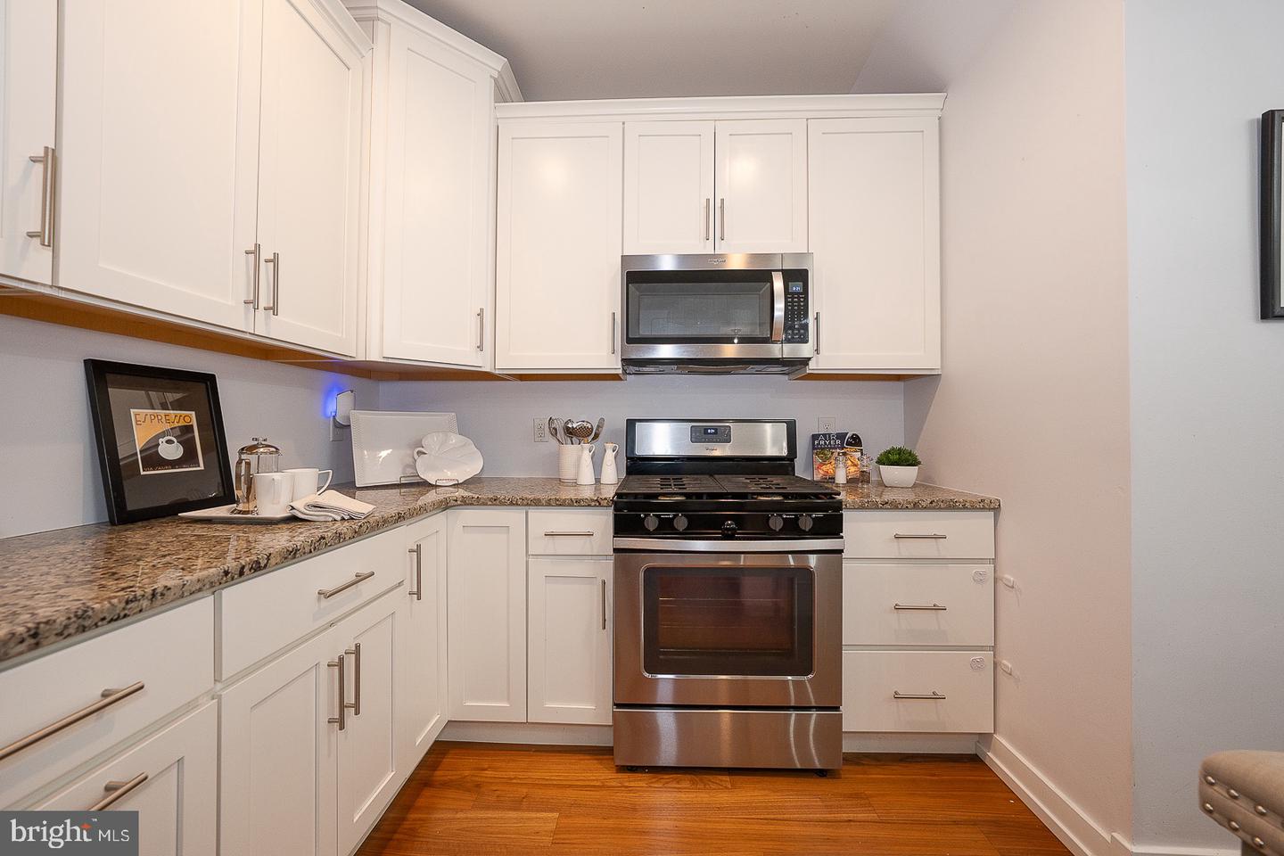 407 Lakeview Ct #5 Lower Property Photo 18