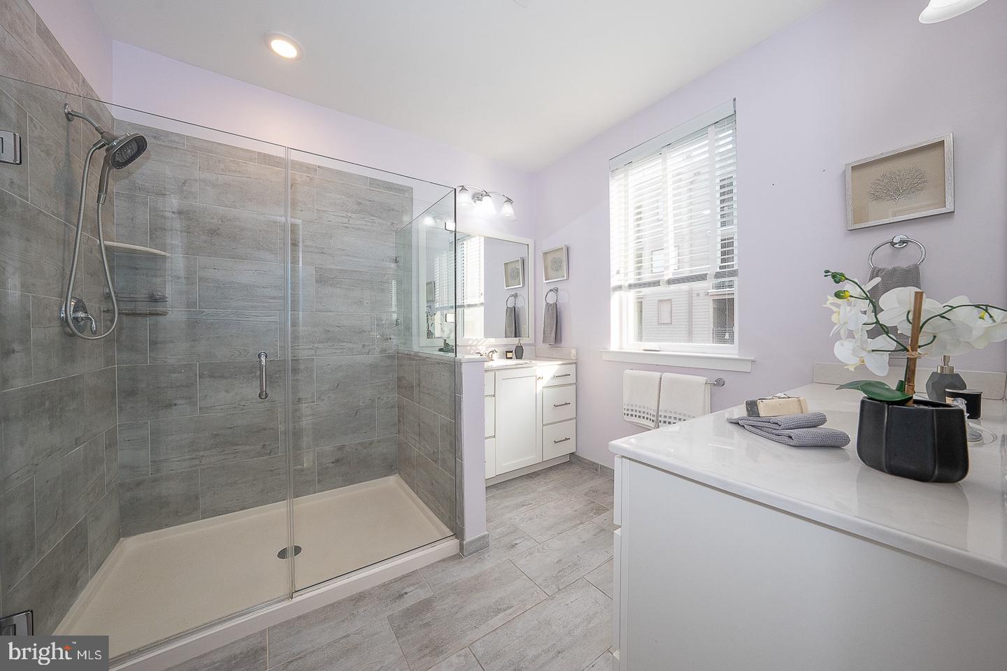 407 Lakeview Ct #5 Lower Property Photo 28