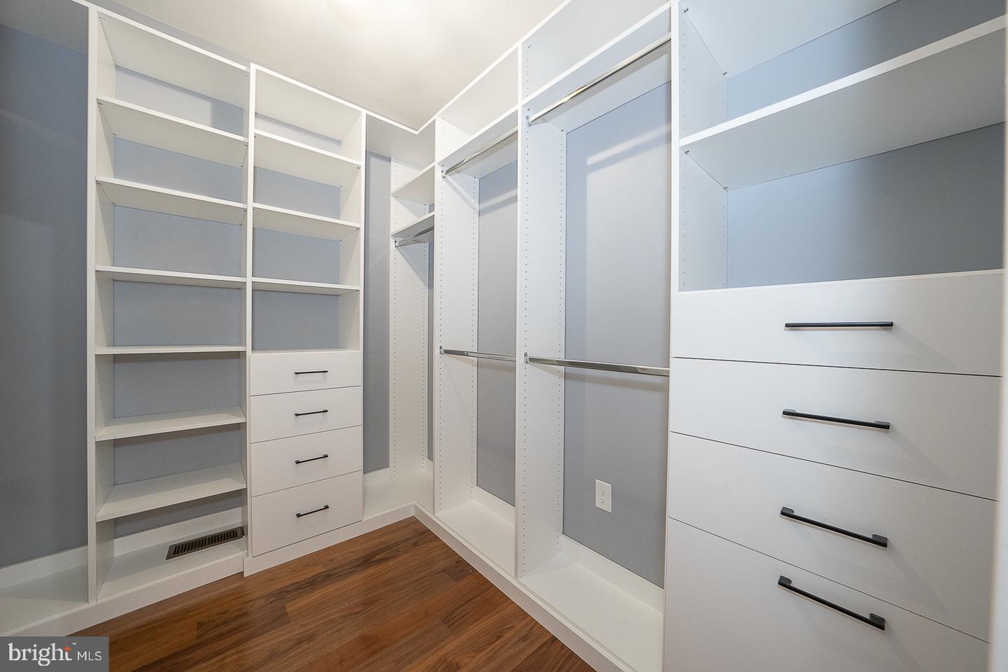 407 Lakeview Ct #5 Lower Property Photo 31