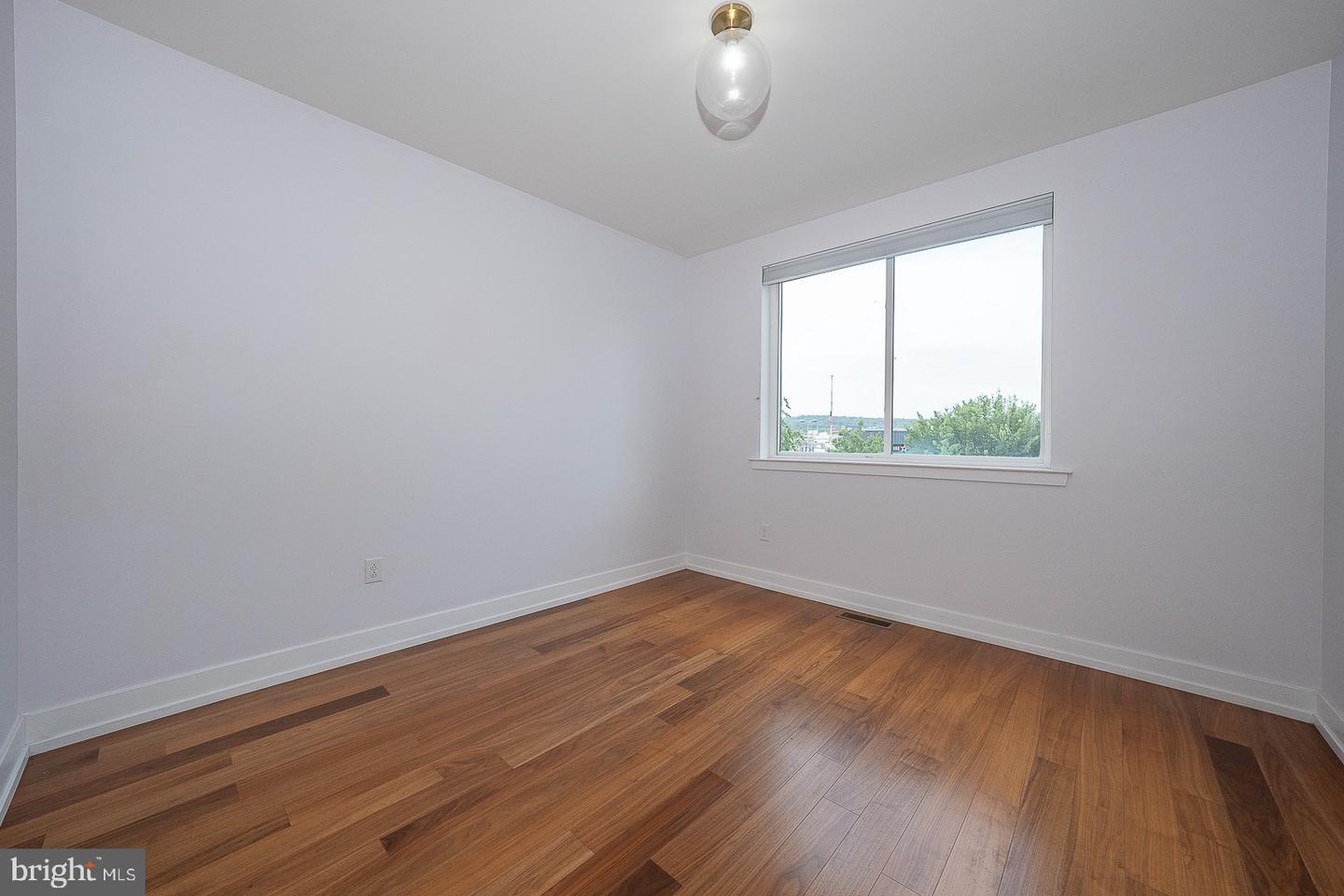 407 Lakeview Ct #5 Lower Property Photo 35