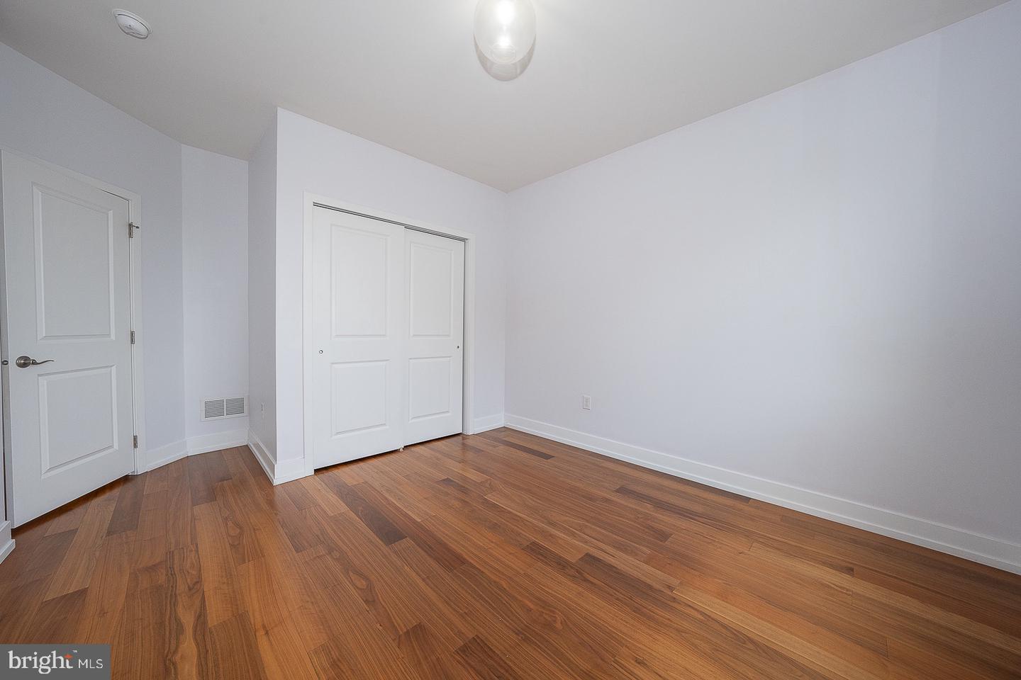 407 Lakeview Ct #5 Lower Property Photo 36