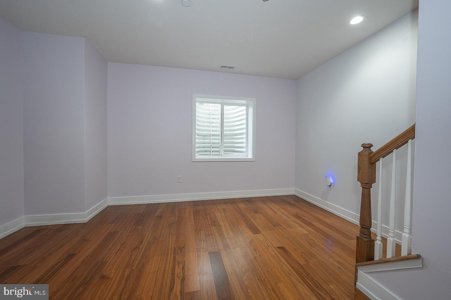 407 Lakeview Ct #5 Lower Property Photo 42