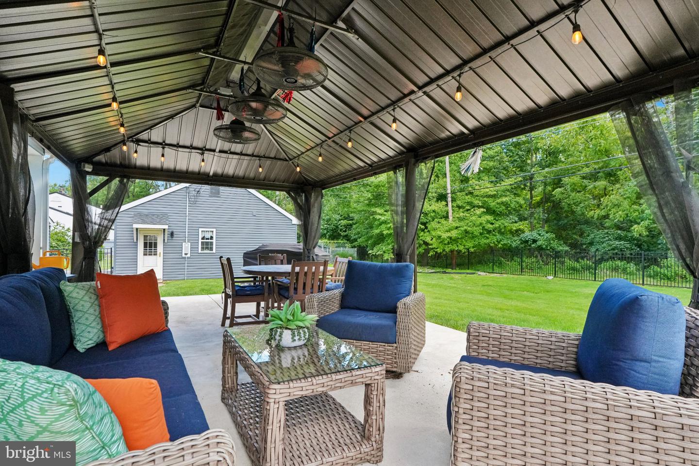 717 Lawrence Ln # Property Photo 8
