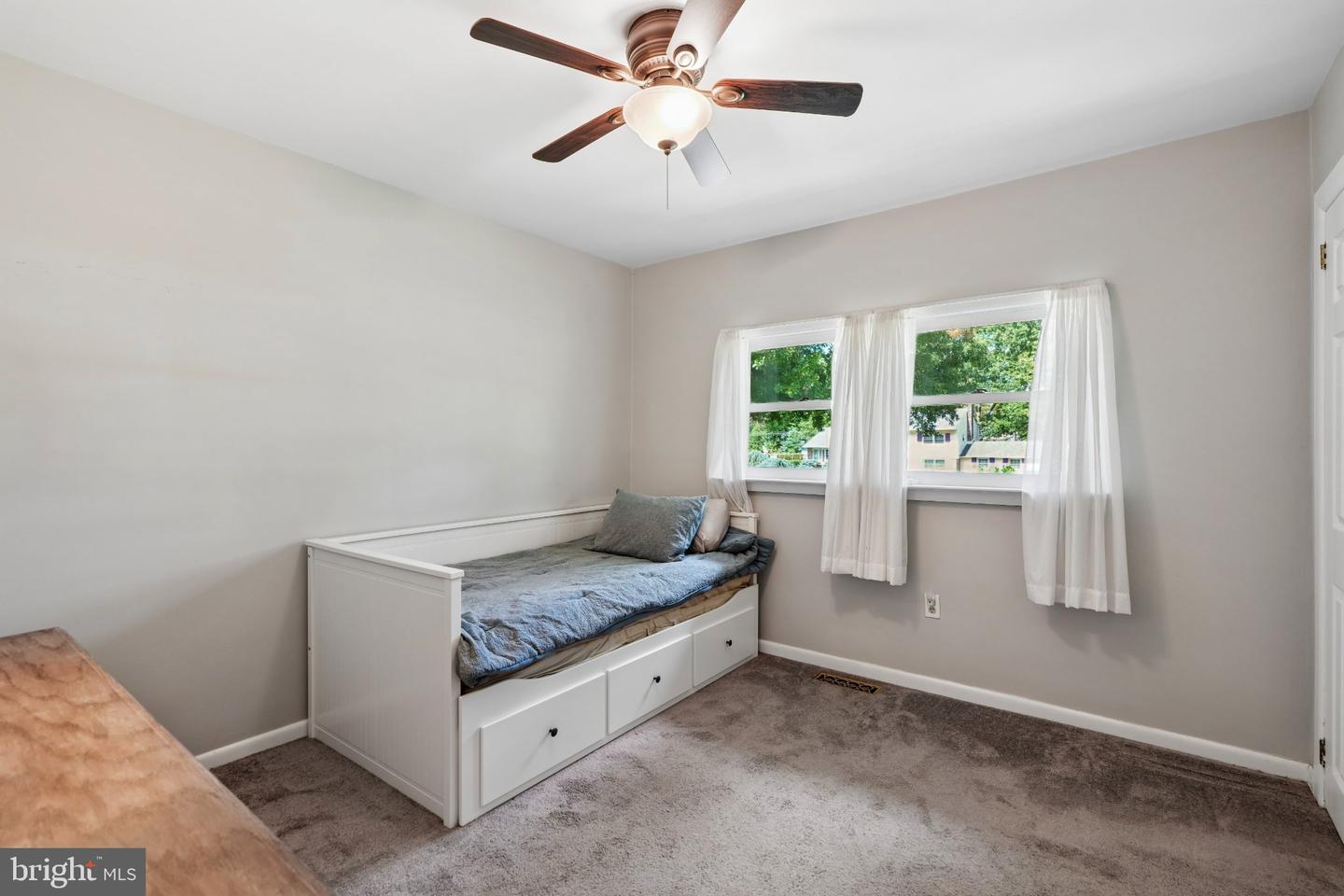 717 Lawrence Ln # Property Photo 12