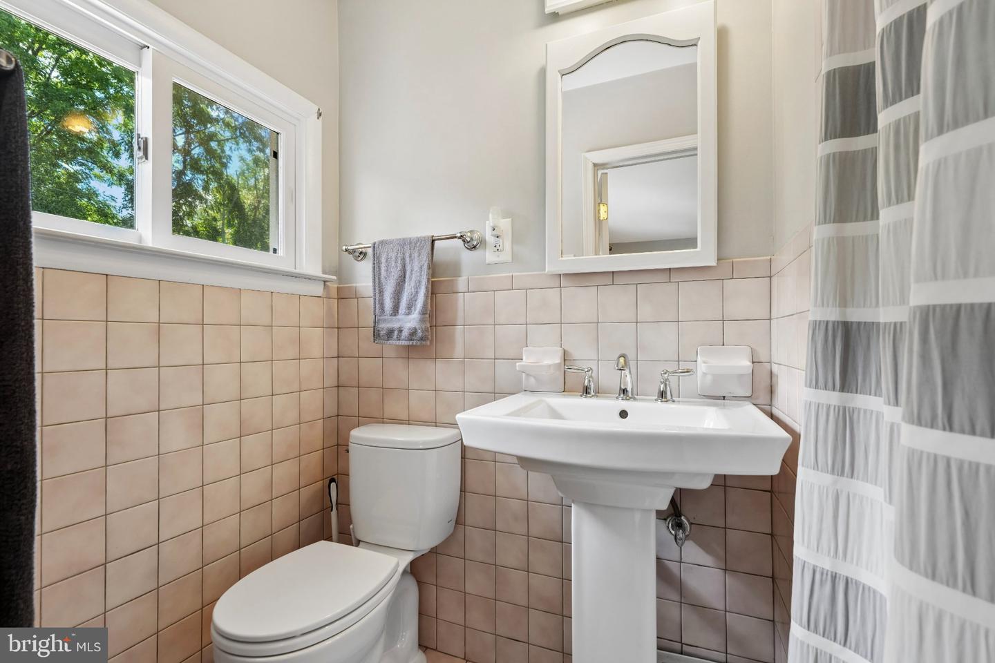 717 Lawrence Ln # Property Photo 14