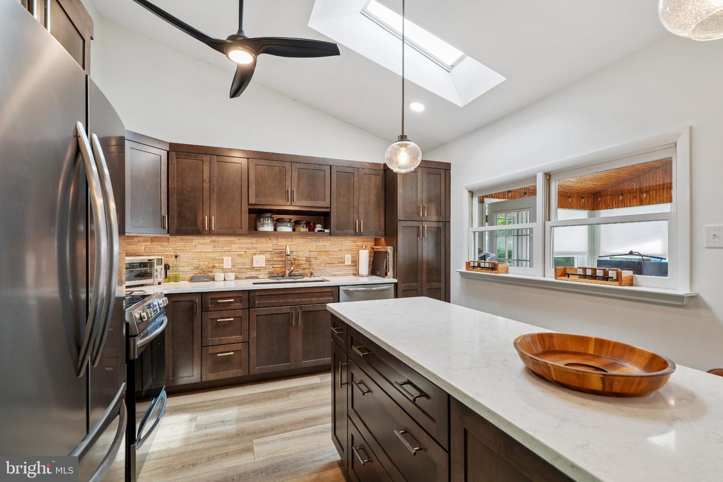 717 Lawrence Ln # Property Photo 18