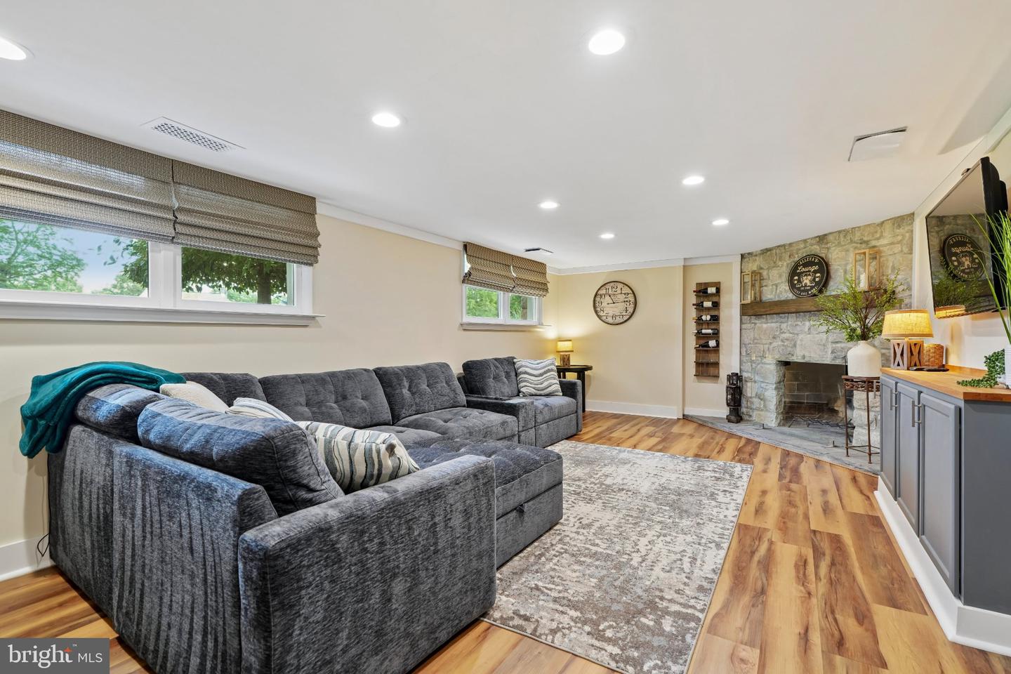 717 Lawrence Ln # Property Photo 28