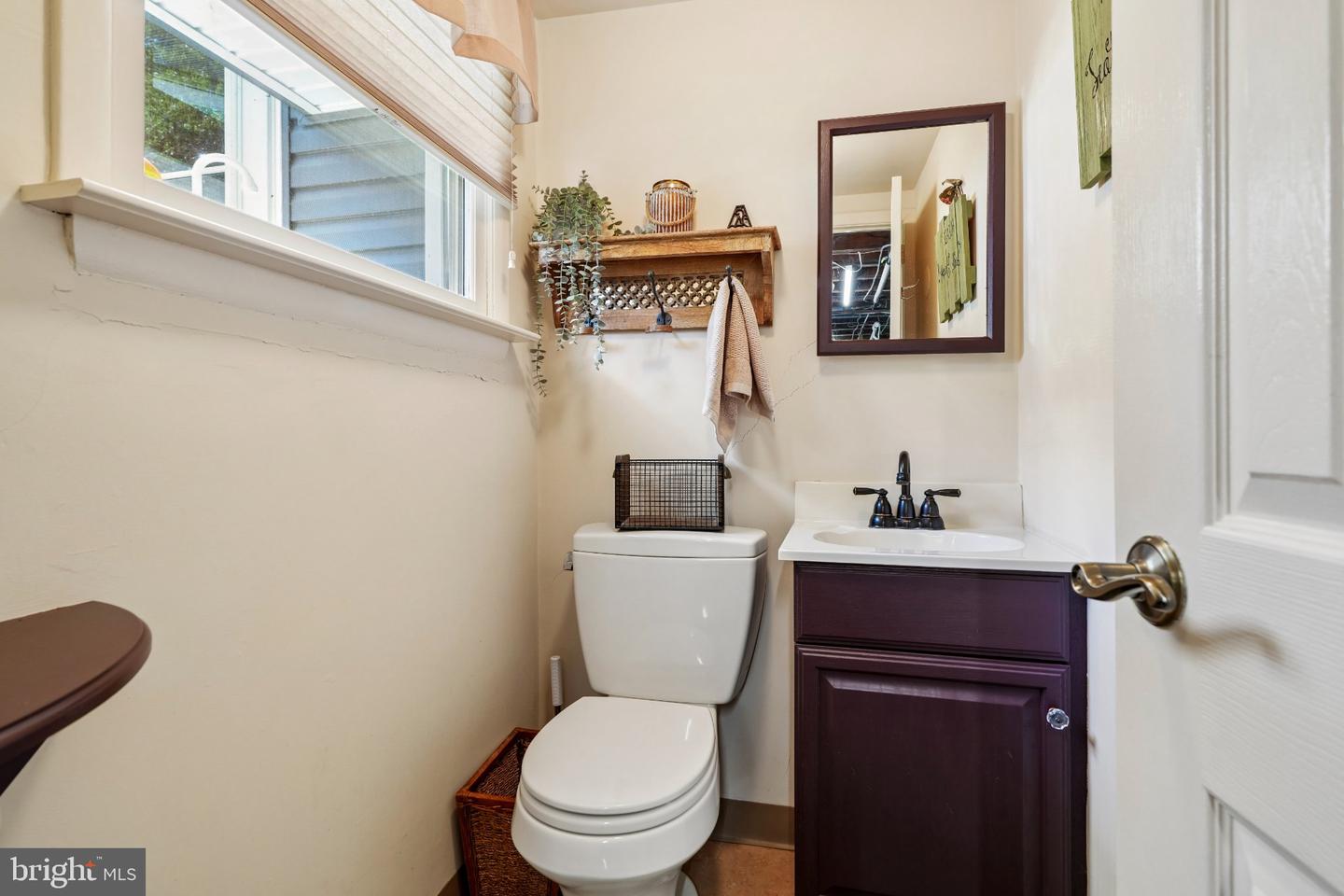 717 Lawrence Ln # Property Photo 29