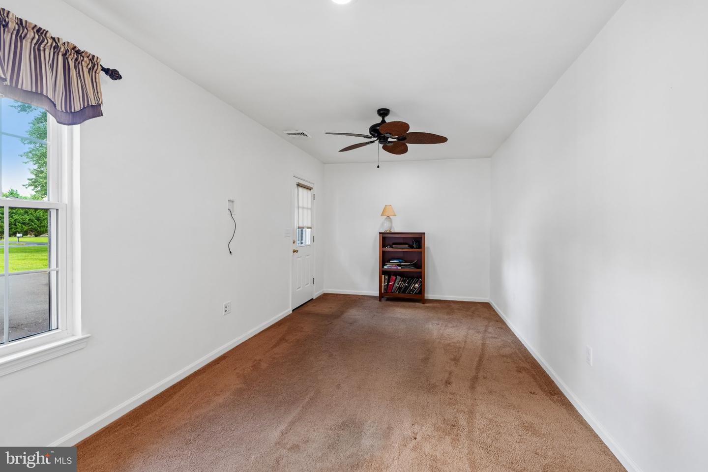 717 Lawrence Ln # Property Photo 33