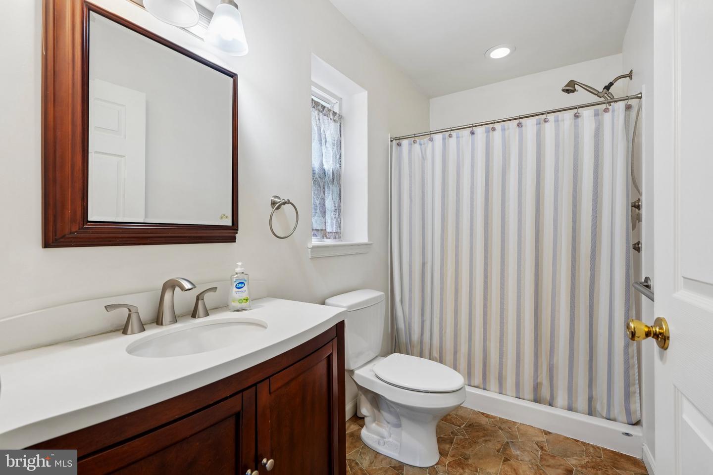 717 Lawrence Ln # Property Photo 35
