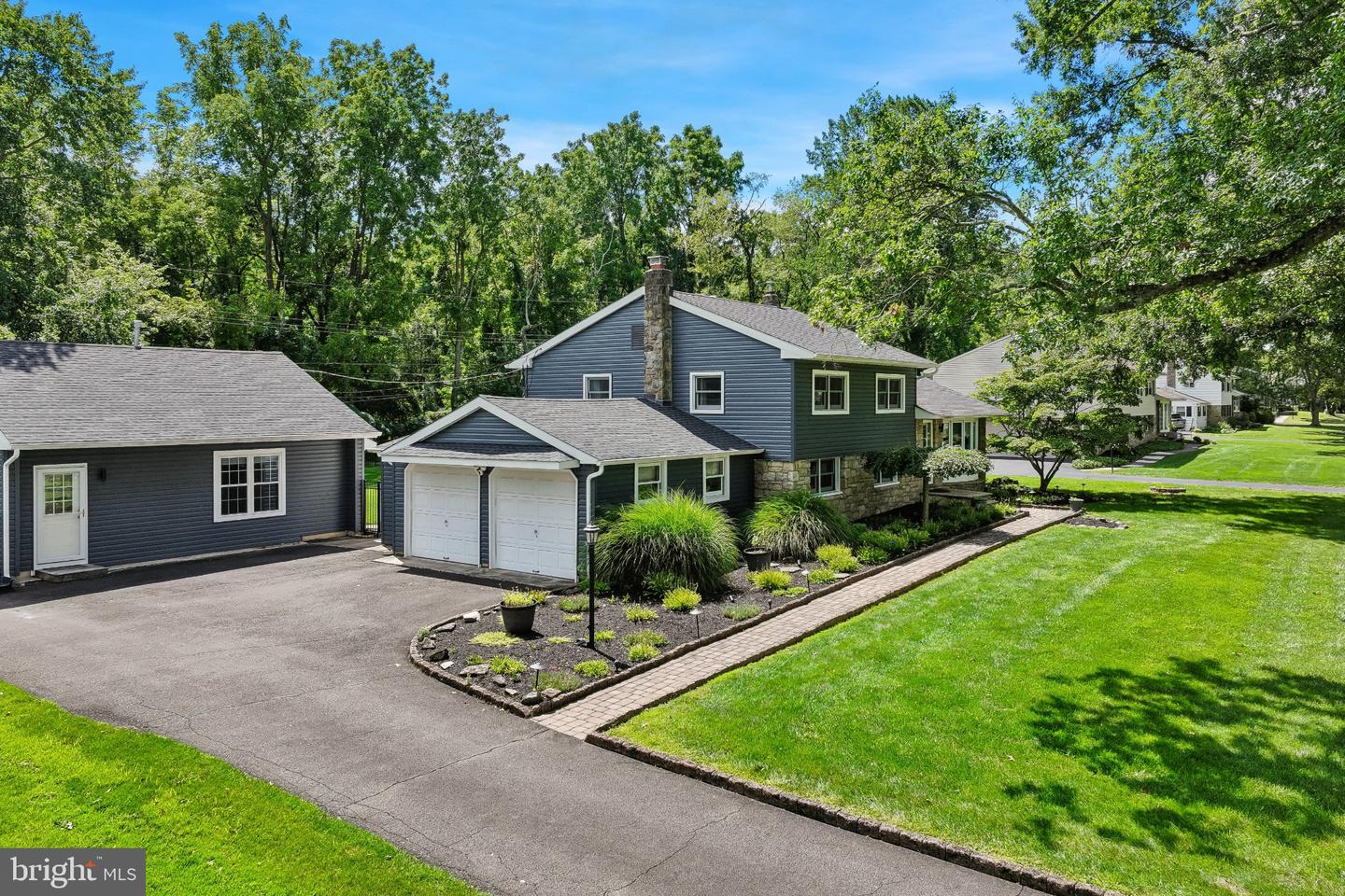 717 Lawrence Ln # Property Photo 36