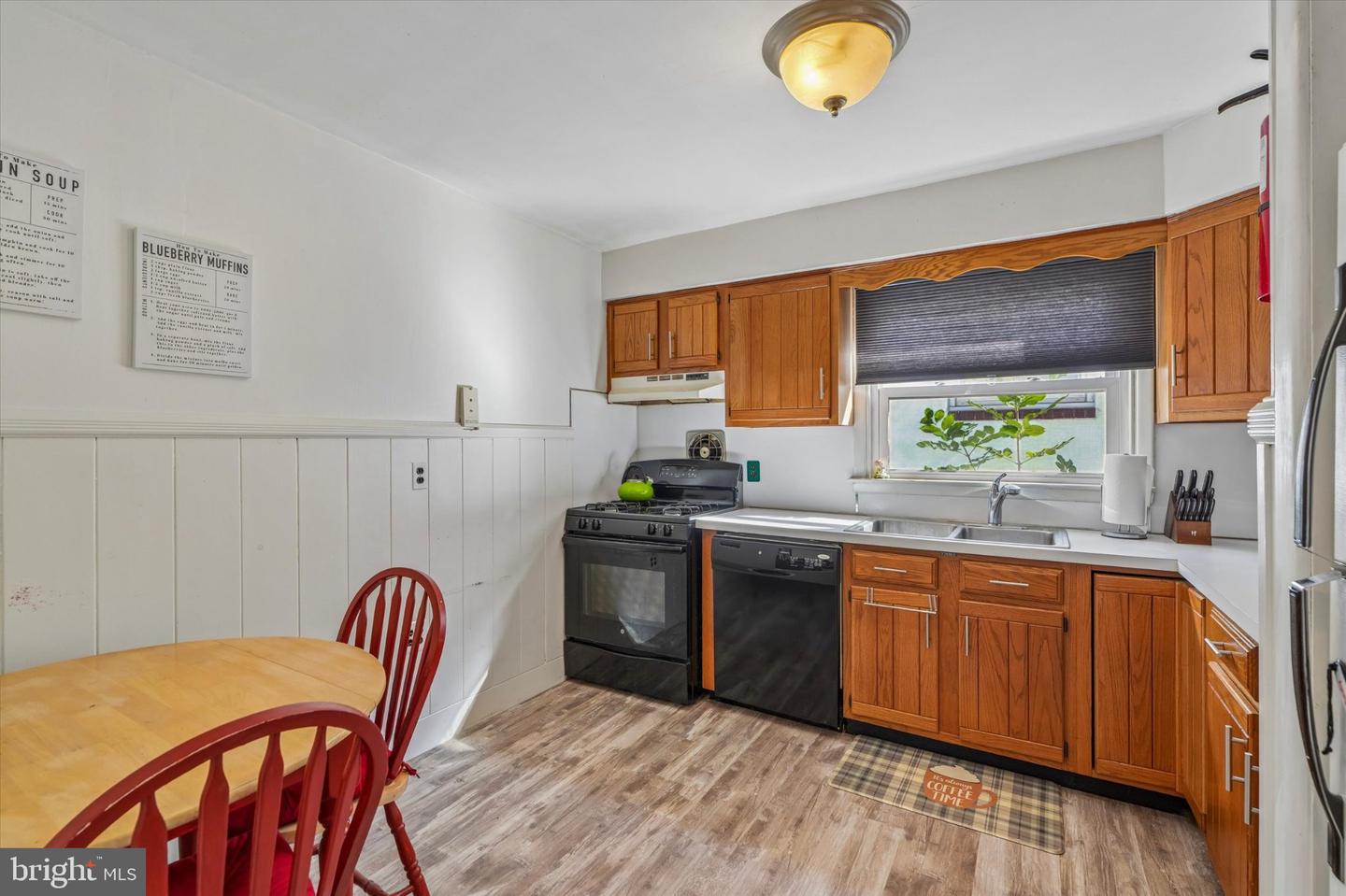 1724 Dartmouth Dr Property Photo 6