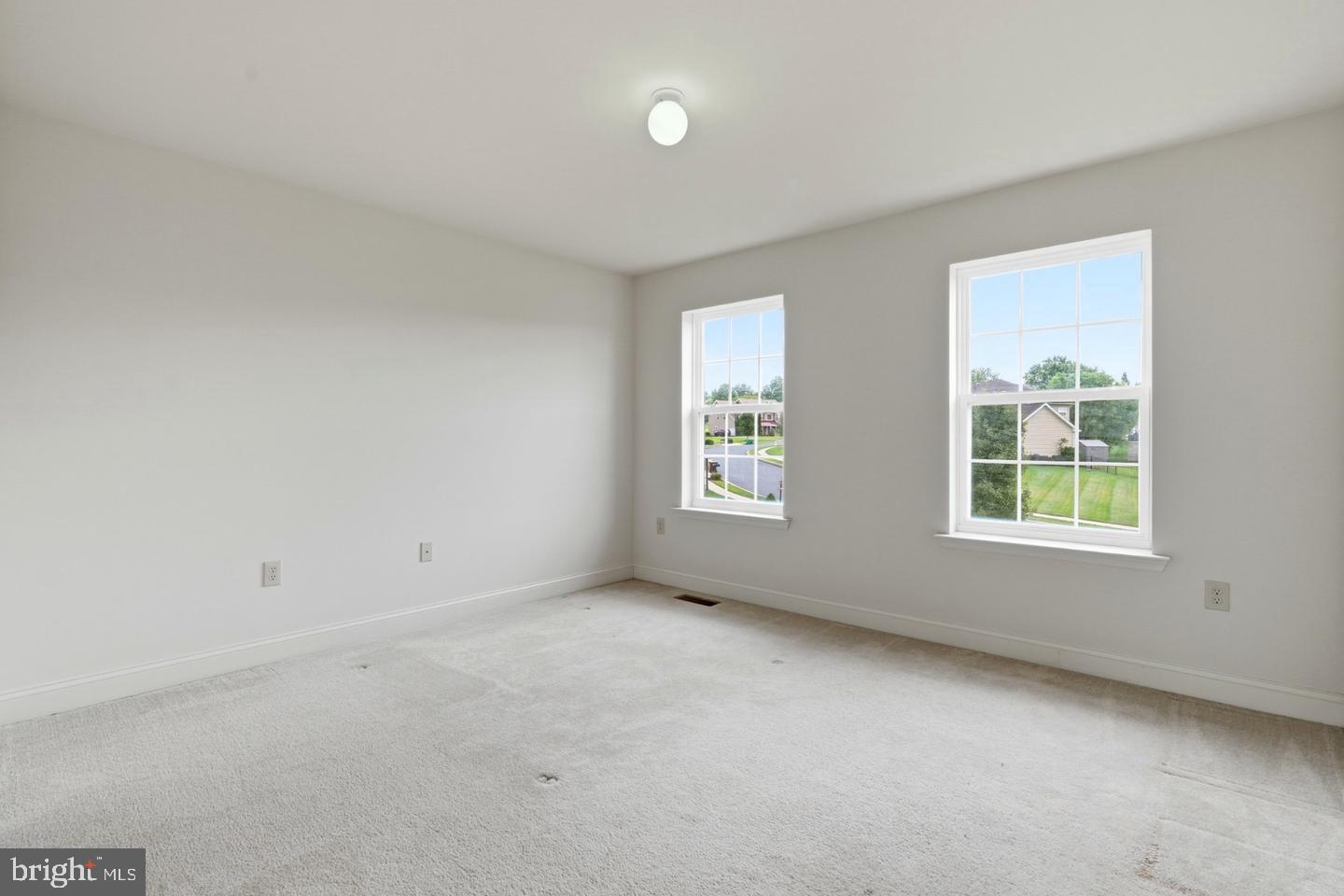 318 Elmwood Ln Property Photo 63