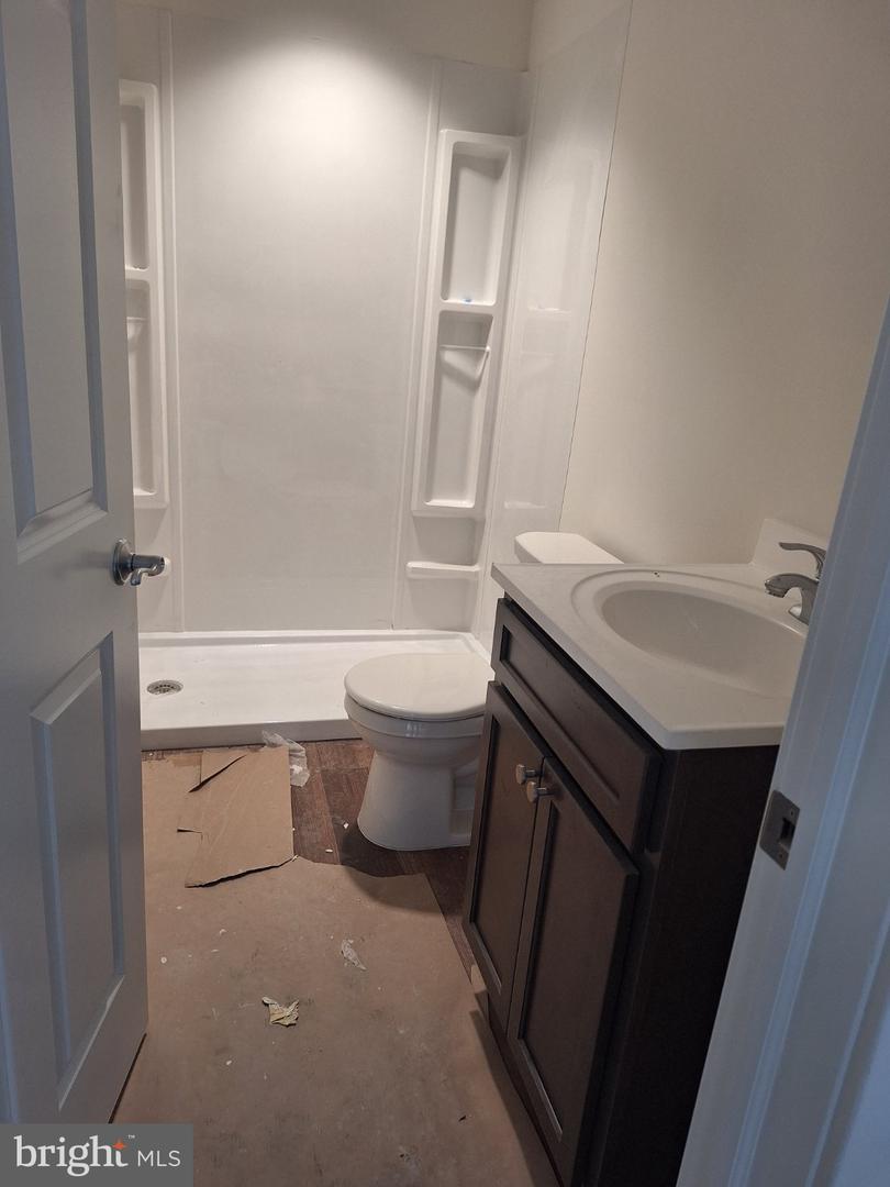 1037 W High St #apt 1 Property Photo 8