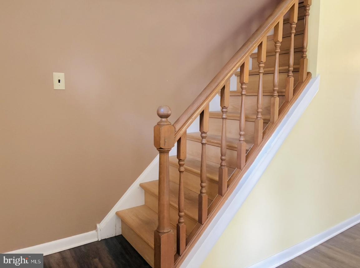 1129 Grove St Property Photo 15