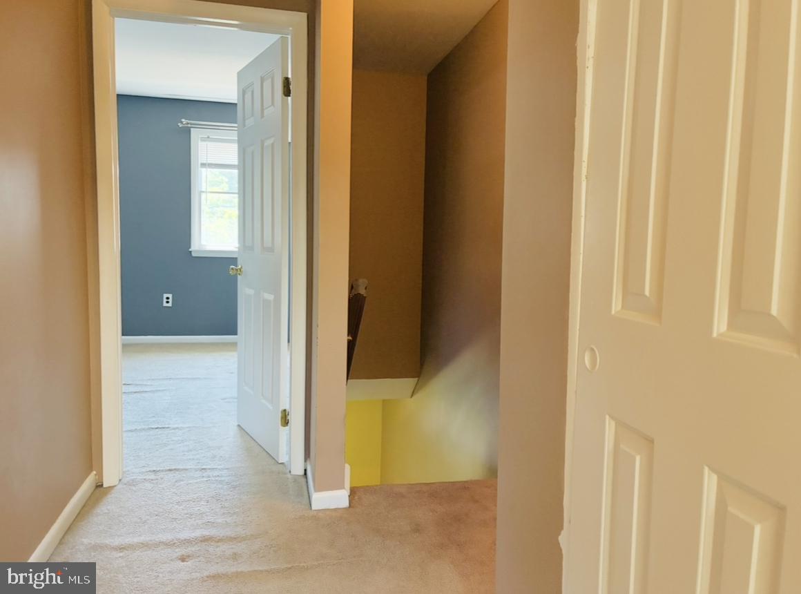 1129 Grove St Property Photo 17