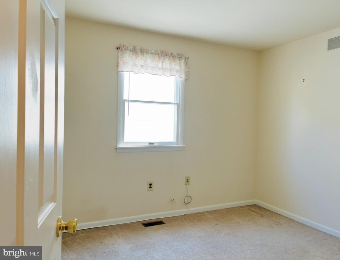 1129 Grove St Property Photo 22