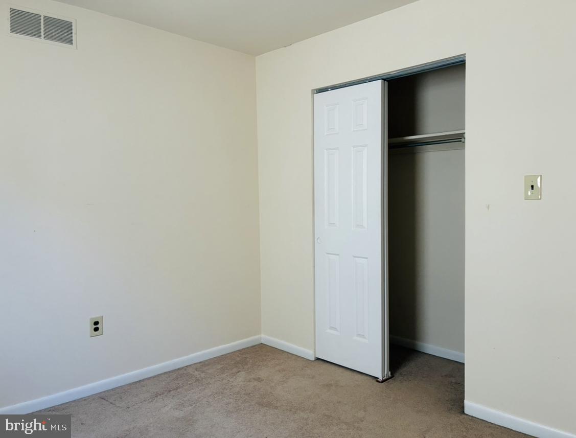 1129 Grove St Property Photo 23