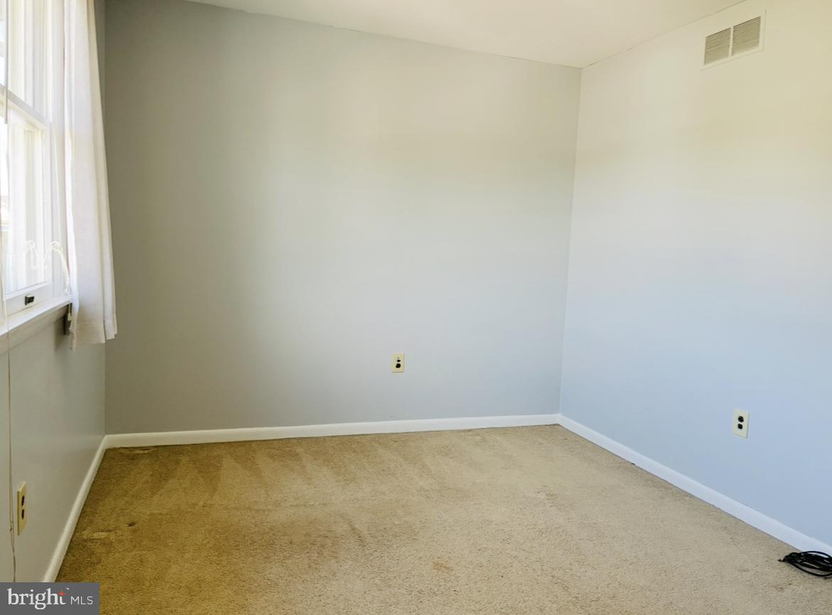 1129 Grove St Property Photo 26