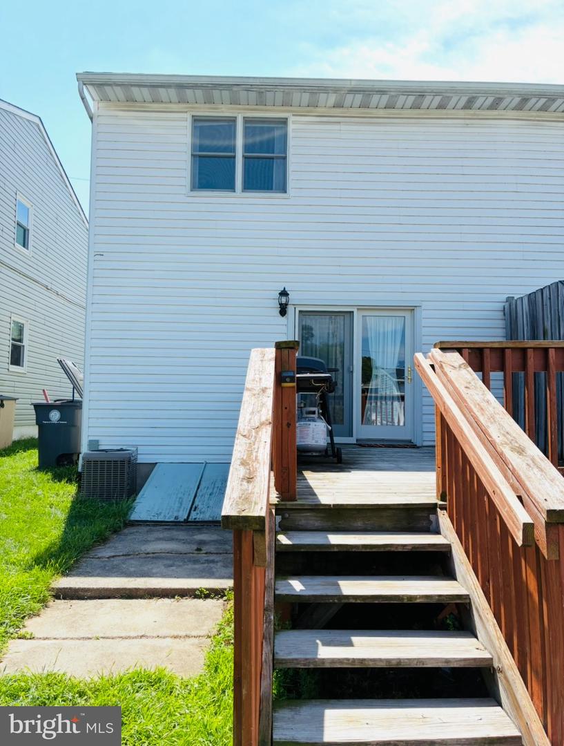 1129 Grove St Property Photo 30