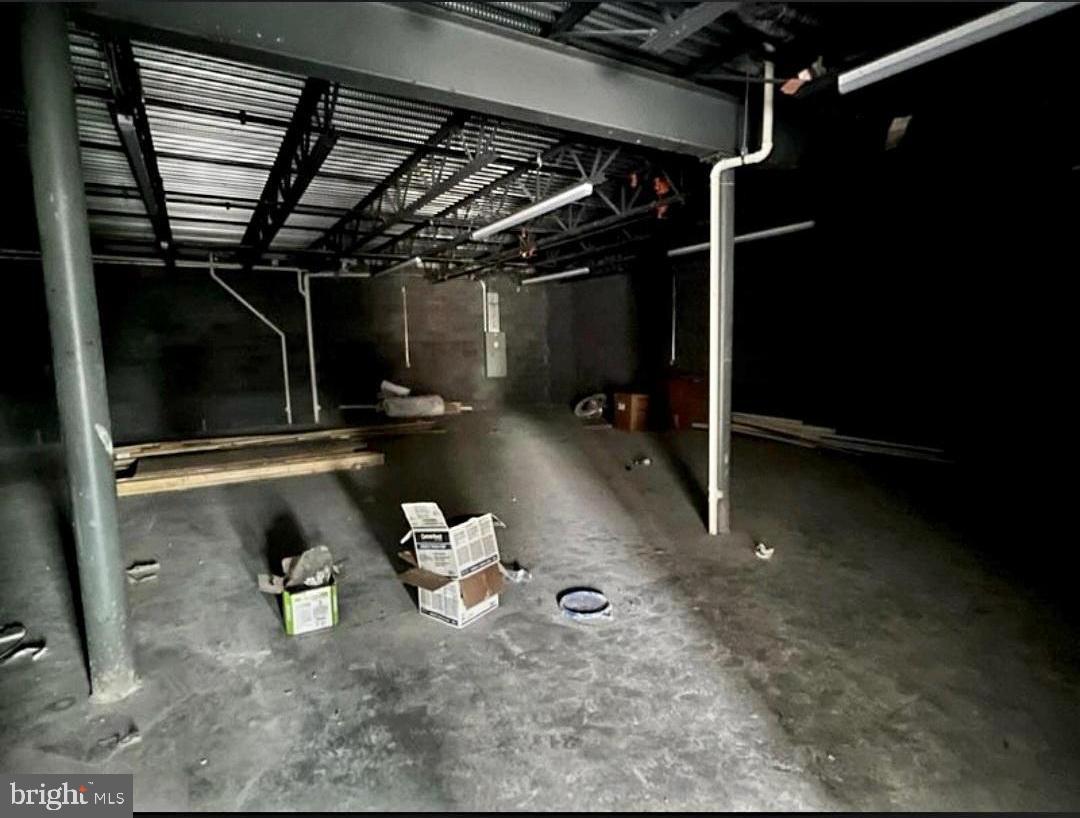 1037 W High St #warehouse B Property Photo 3