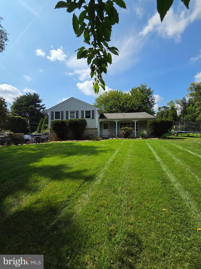 2064 Valley Rd Property Photo 1