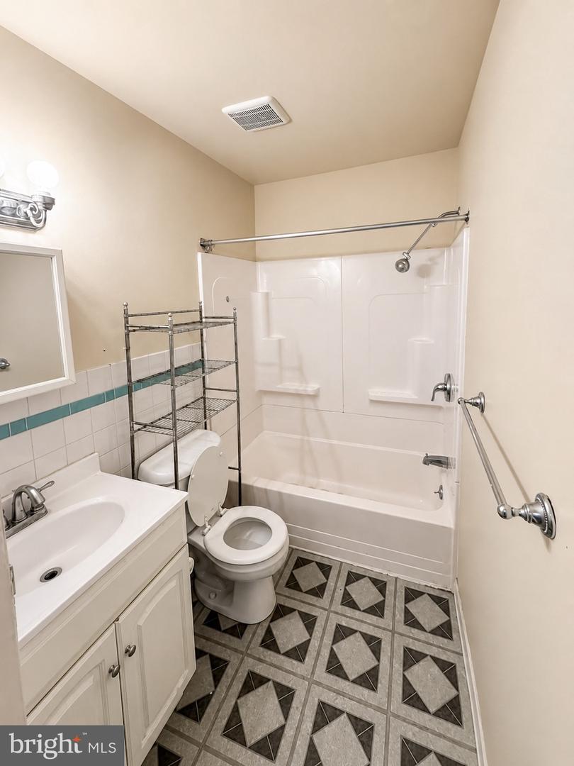 2539 Jenkintown Rd #112 Property Photo 14