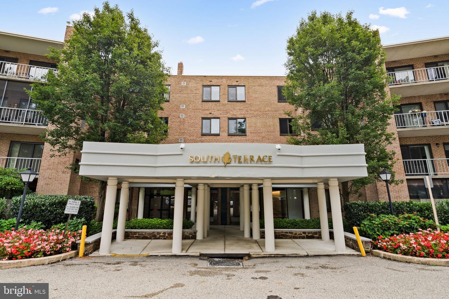 1637 Oakwood Dr #condo 215 Property Photo 2