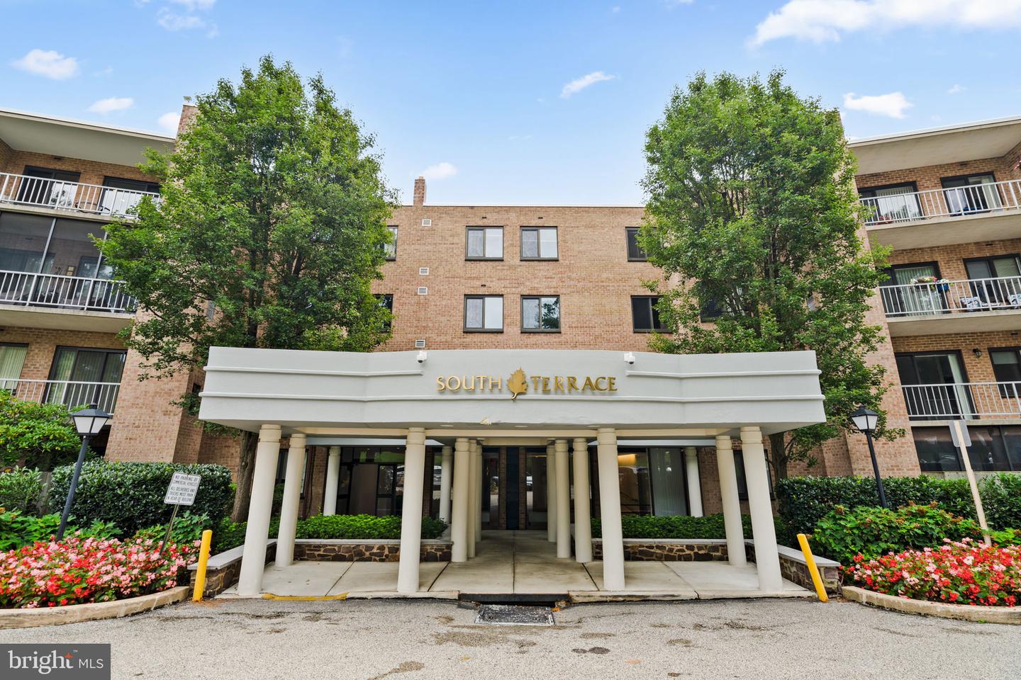 1637 Oakwood Dr #condo 215 Property Photo 3