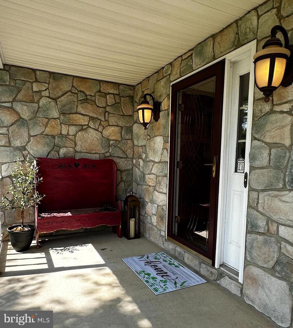 857 Heimbach Rd Property Photo 6