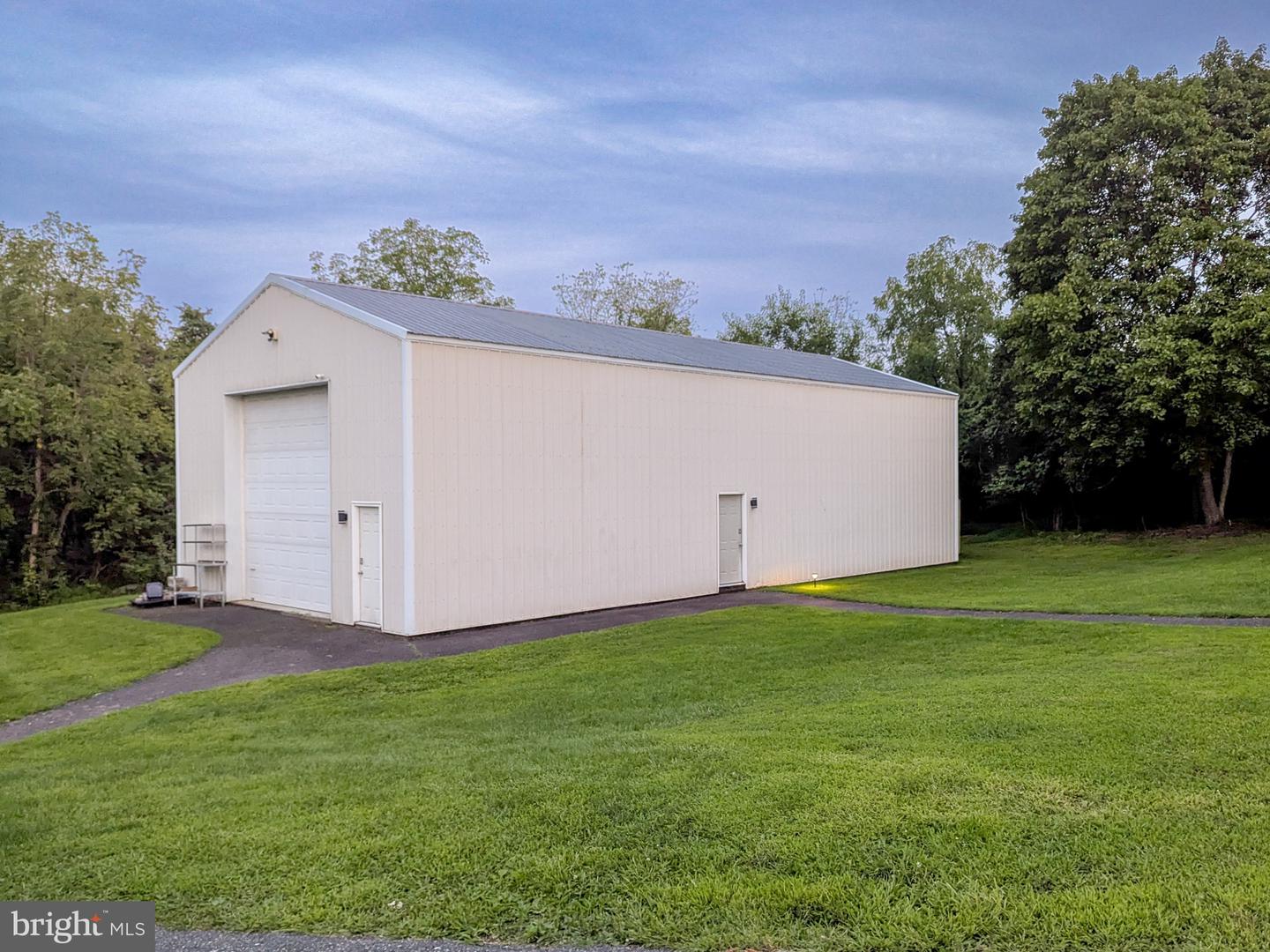 1088 Graber Rd Property Photo 4