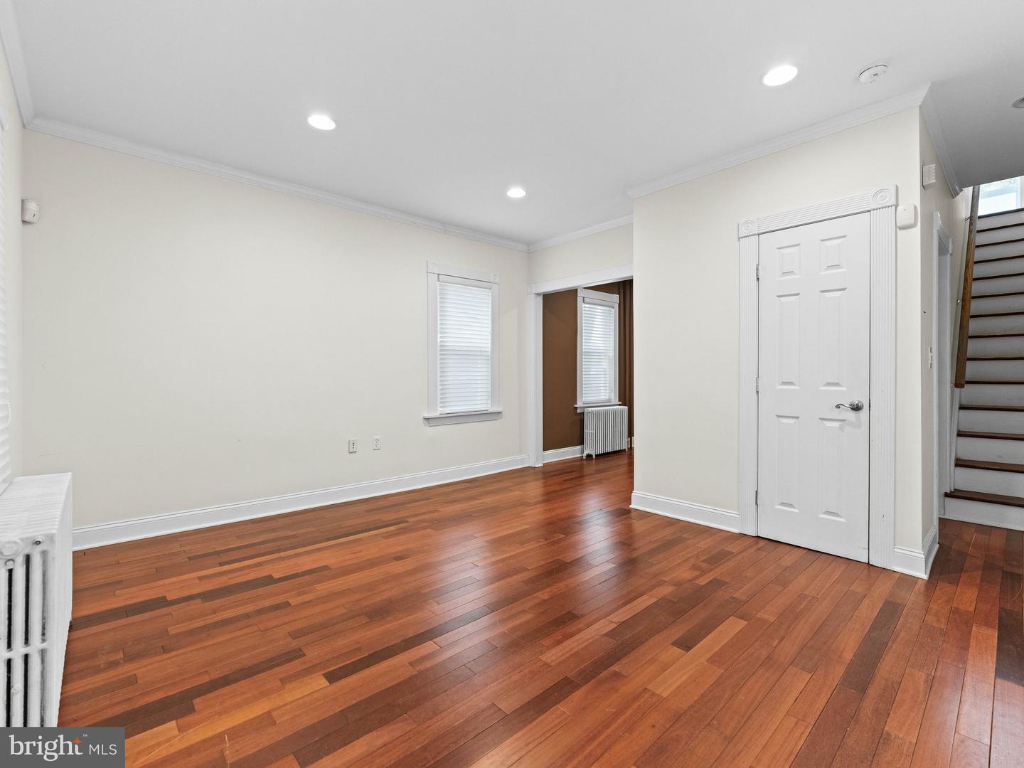 316 Locust Ave Property Photo 6