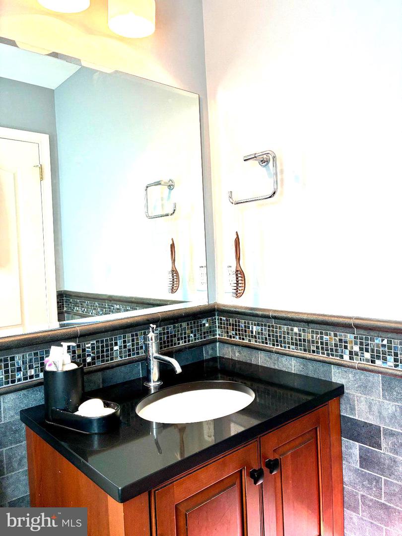 224 Lookout Pl Property Photo 8