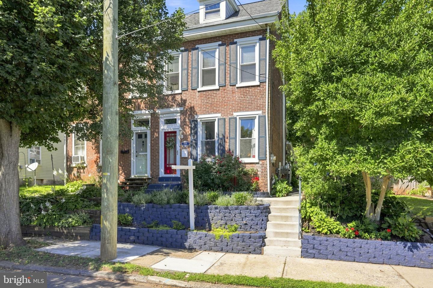 1069 South St Property Photo 1
