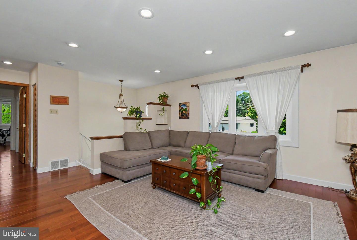 24 School Property Photo 5