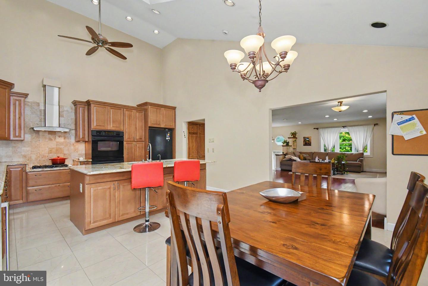 24 School Property Photo 12