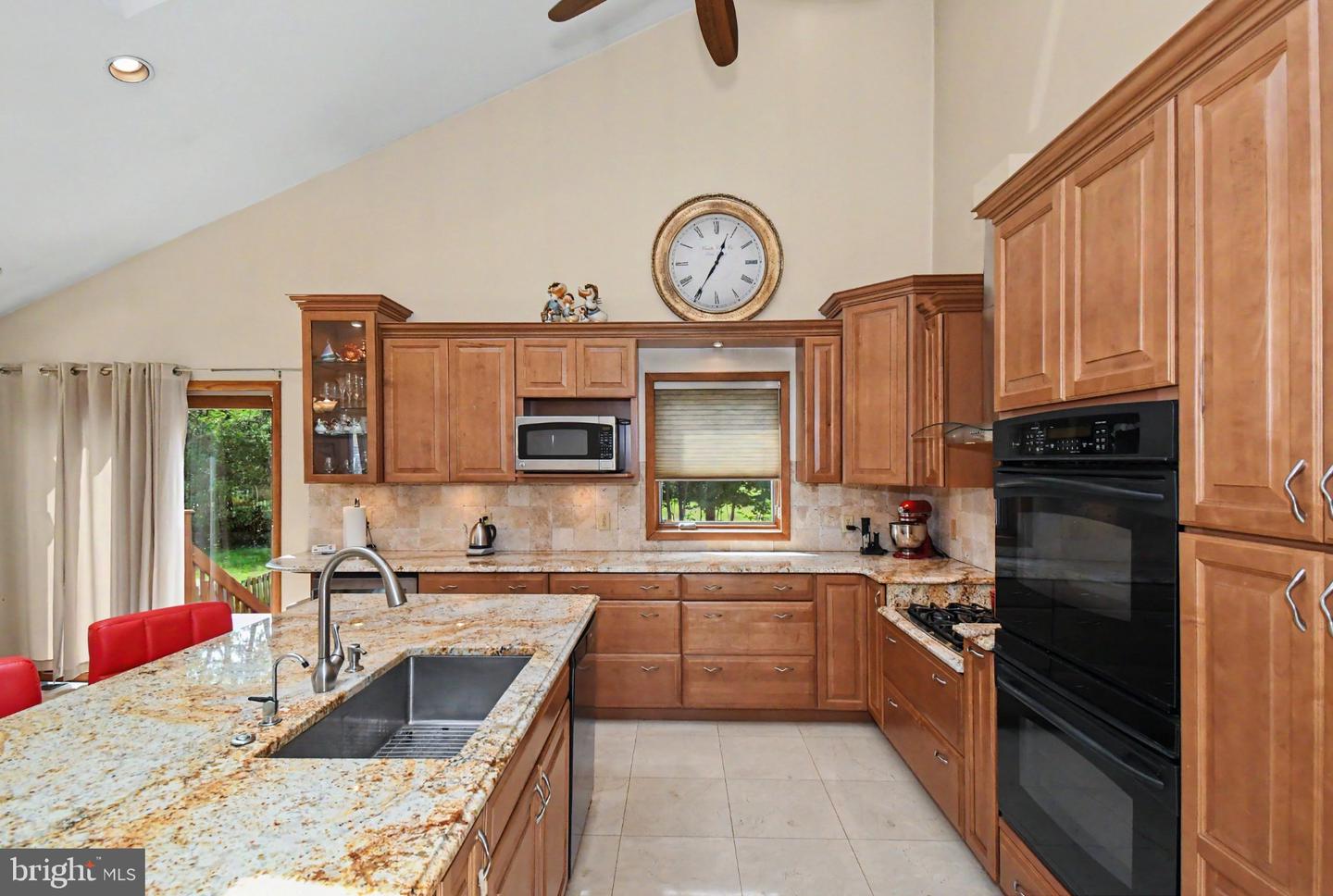 24 School Property Photo 13