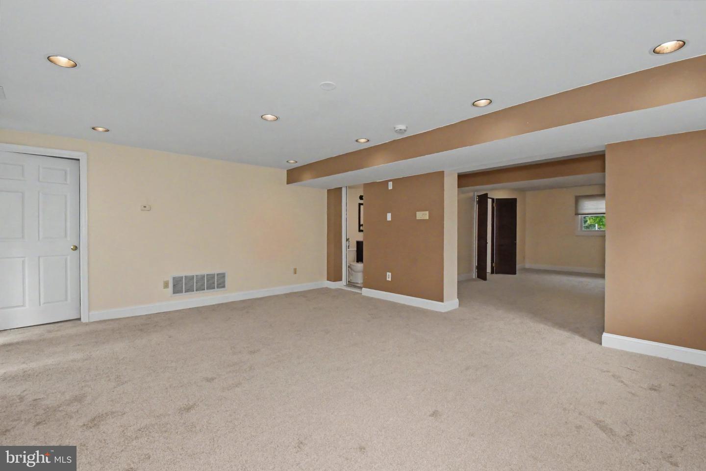 24 School Property Photo 35