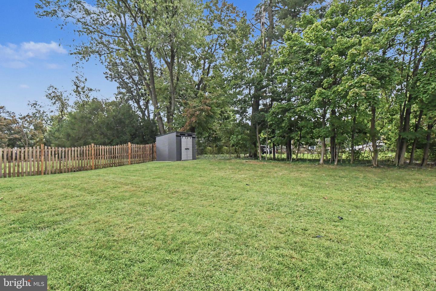 24 School Property Photo 46
