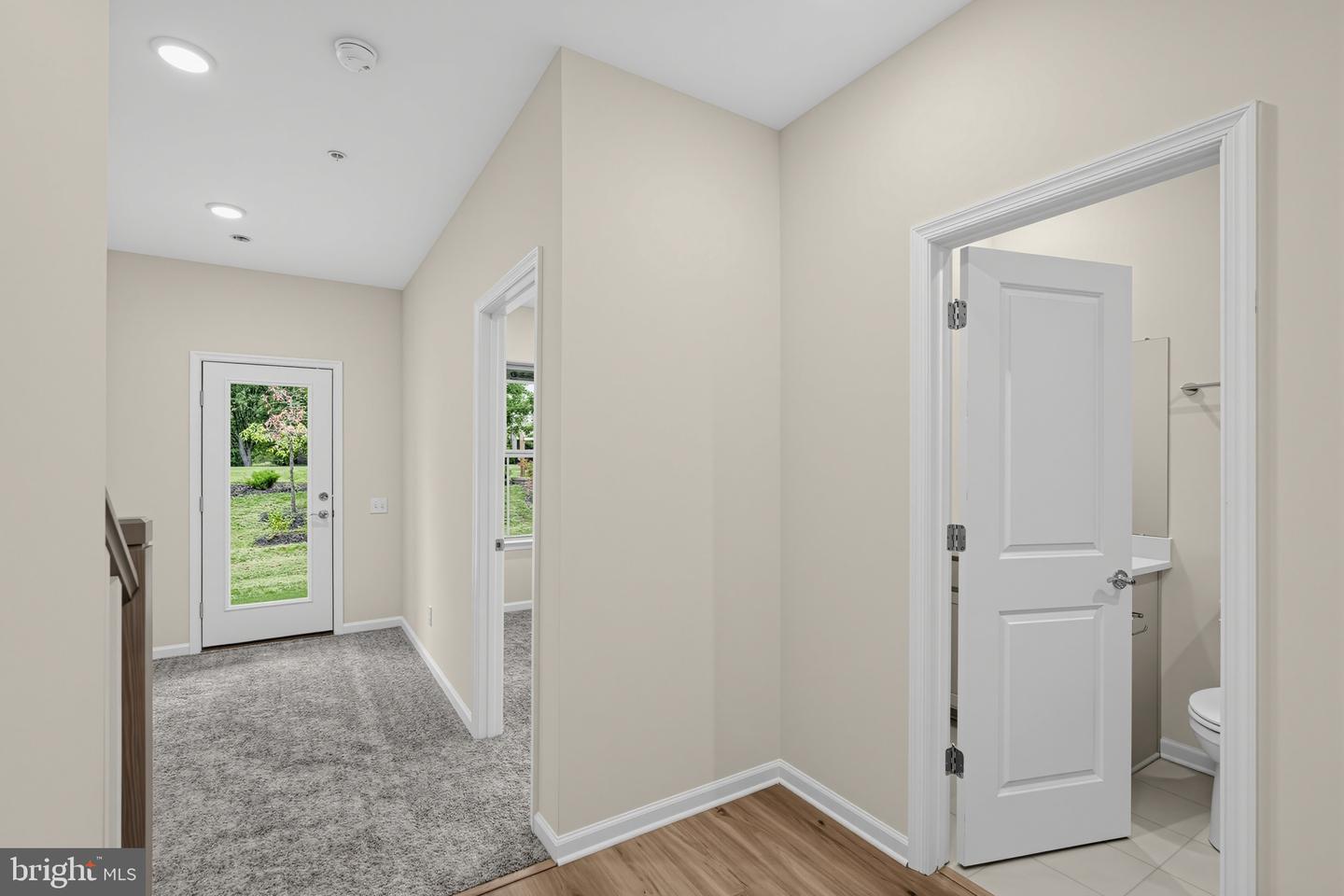 100 Beacon Ct #10405 Property Photo 4