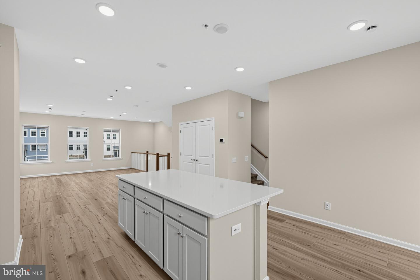 100 Beacon Ct #10405 Property Photo 9