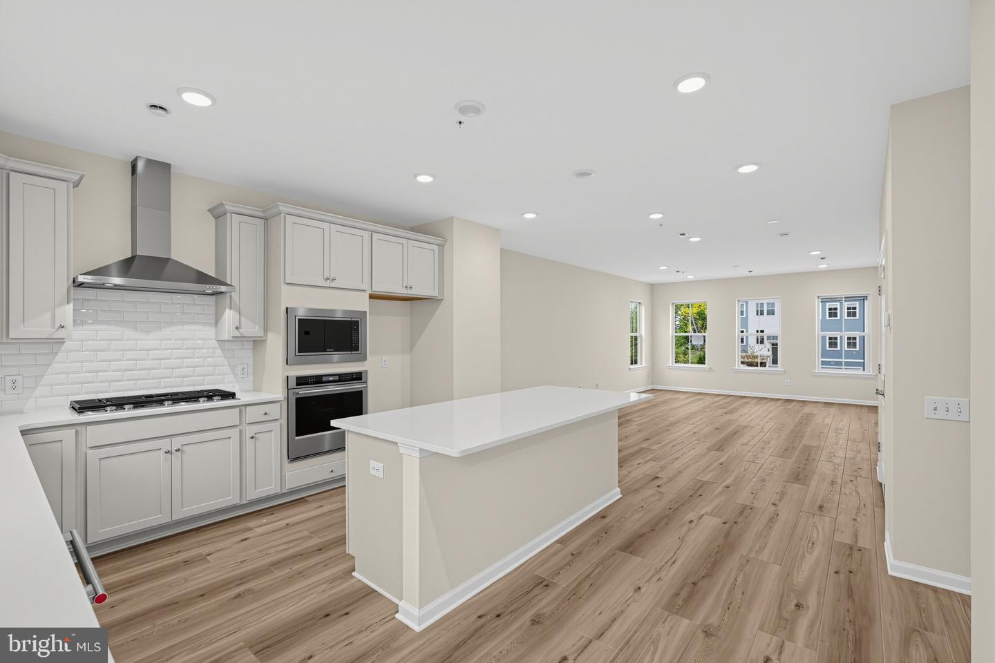 100 Beacon Ct #10405 Property Photo 10