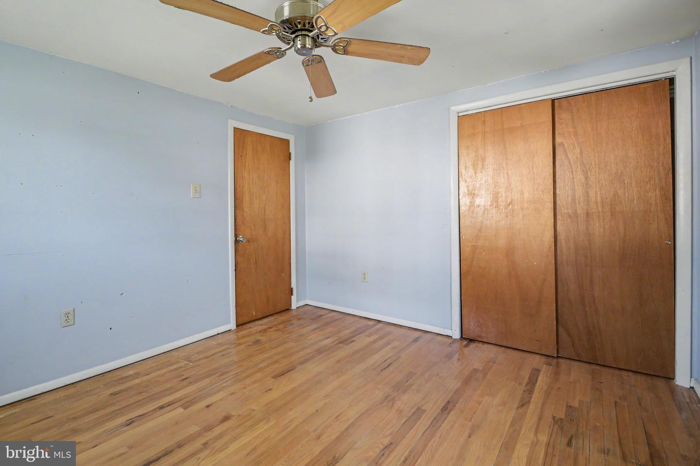 215 School Ln Property Photo 18