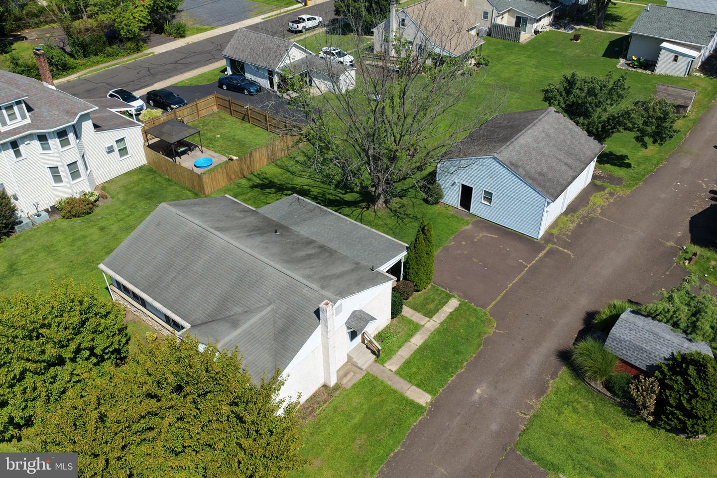 215 School Ln Property Photo 29